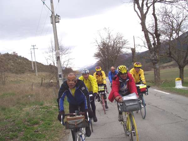 fichier 20070331_1619_002d546_route_groupe_derriere_groupe-0.jpg