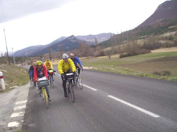 fichier 20070331_1625_d546_route_groupe_derriere_martine_mene-0.jpg