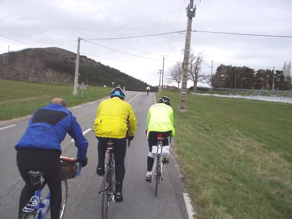 fichier 20070331_1632_001d546_route_groupe_derriere_avant_le_col-0.jpg