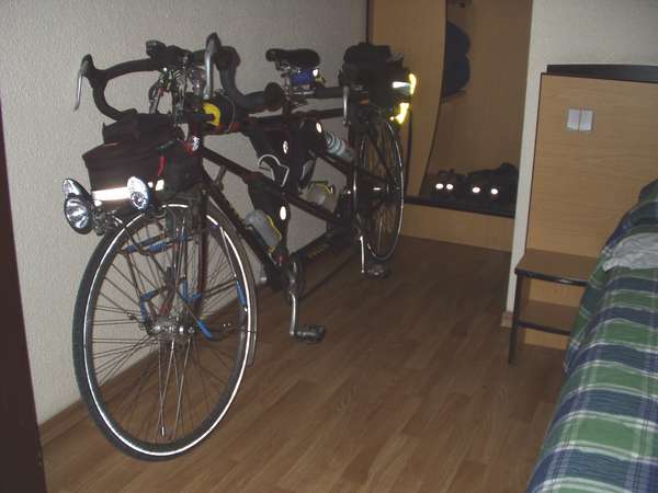 fichier 20070420_1916_002tandem_hotel_campanile_bron-0.jpg