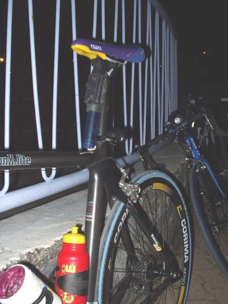 fichier 20070421_0338_002depart_asptt_lyon_velo_tige_de_selle-0.jpg