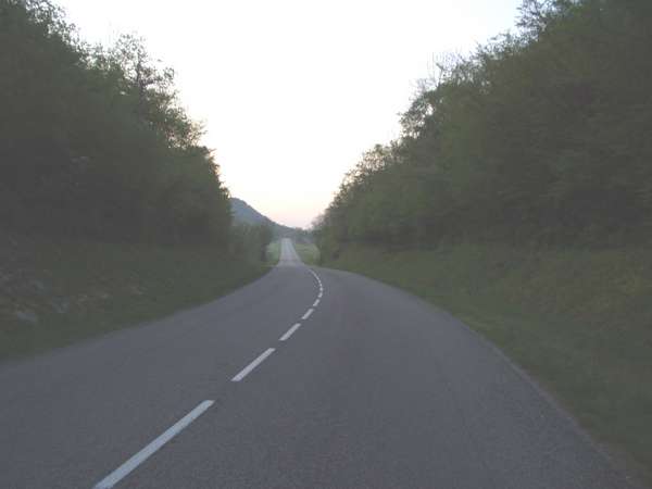fichier 20070421_0715_d19_route_apres_flevieu_vers_gollet_du_tilleul-0.jpg