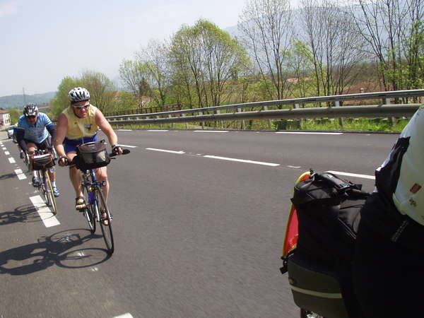 fichier 20070421_1208_004n92_route_apres_beaulieu_derriere_georges_dalmais_serge_munier-0.jpg