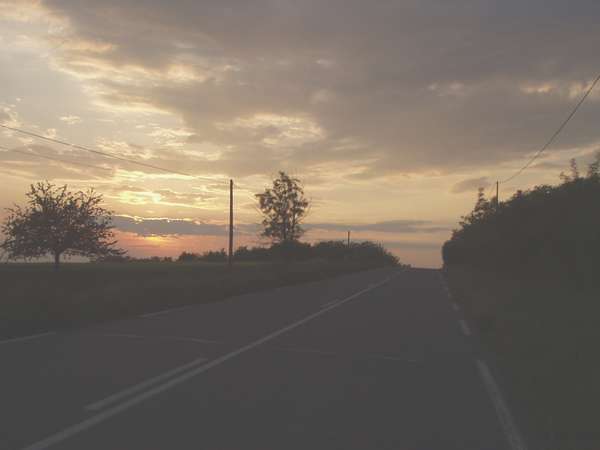 fichier 20070428_2026_001n144_route_coucher_de_soleil1-0.jpg