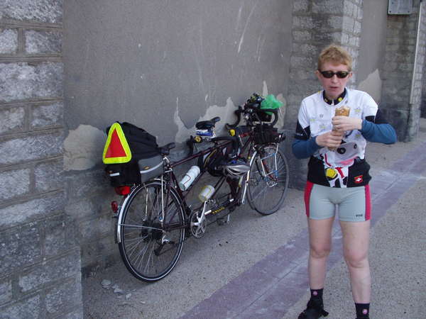 fichier 20070429_1044_001dompierre_sur_besbre_eglise_tandem_isabelle-0.jpg