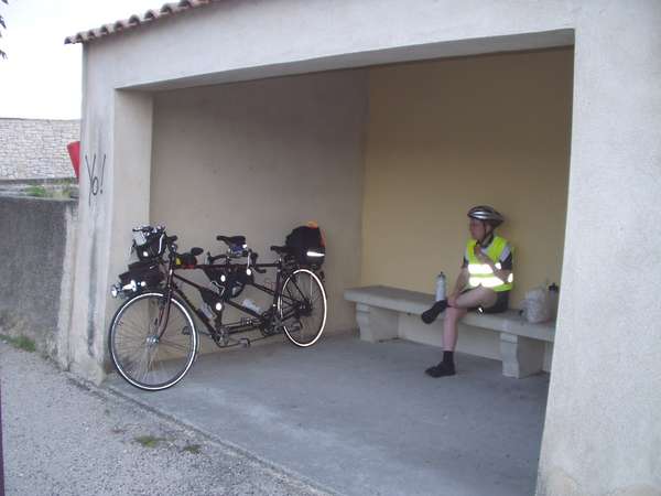 fichier 20070603_0634_001d2_route_robion_pause_viennoiseries_isabelle-0.jpg