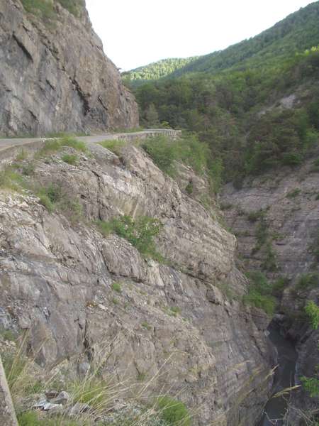 fichier 20070603_1926_d900c_route_gorges_de_la_blanche-0.jpg
