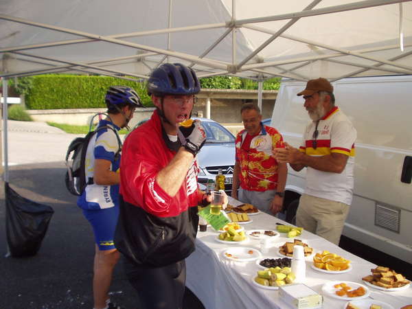 fichier 20070609_0743_002d28_route_miribel_les_echelles_ravito-0.jpg