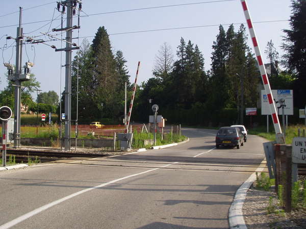 fichier 20070609_0900_001d82_route_le_pont_de_beauvoisin_passage_a_niveau-0.jpg