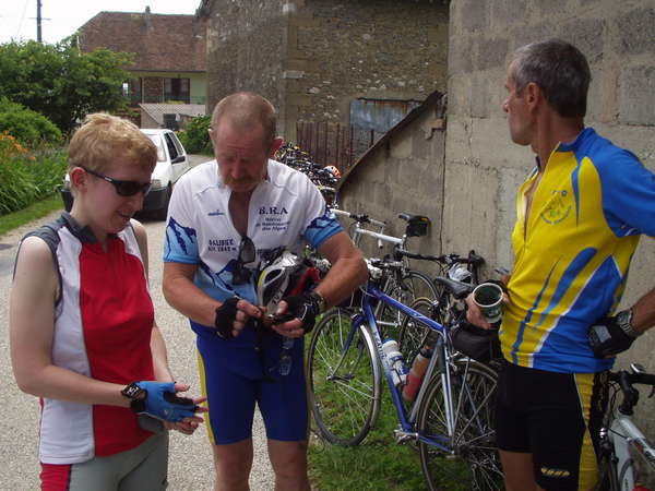 fichier 20070609_1150_001d28_miribel_les_echelles_ravito_isabelle_fernand_combe-0.jpg