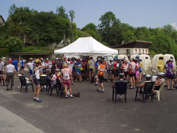 fichier 20070609_1150_003d28_miribel_les_echelles_ravito-0.jpg