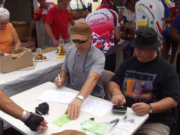 fichier 20070609_1151_002d28_miribel_les_echelles_ravito_pointage-0.jpg