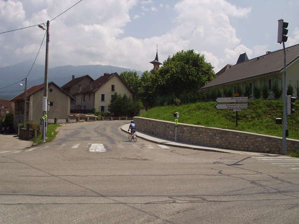 fichier 20070609_1233_d520_route_entre_deux_guiers_cyclos-0.jpg