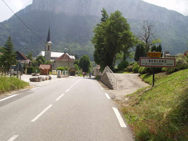 fichier 20070609_1247_002d520_route_gorges_du_guiers_vif_berland-0.jpg