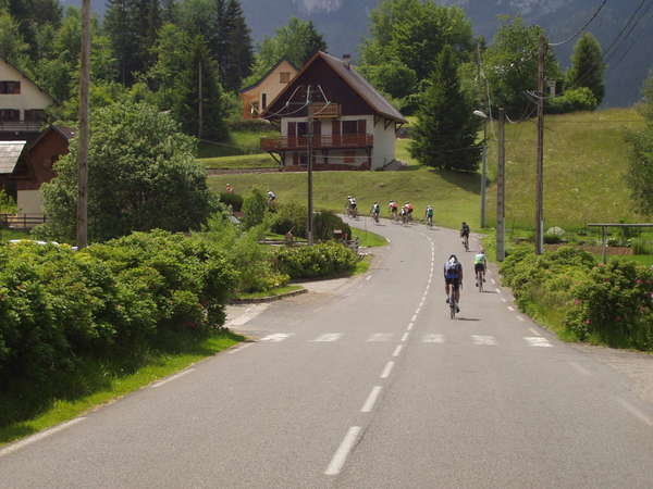 fichier 20070609_1456_002cv_route_saint_hugues_cyclos-0.jpg