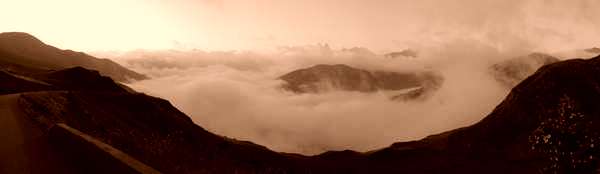 fichier 20070722_0632_001d926_route_zoom_mer_de_nuages_pano-0.jpg