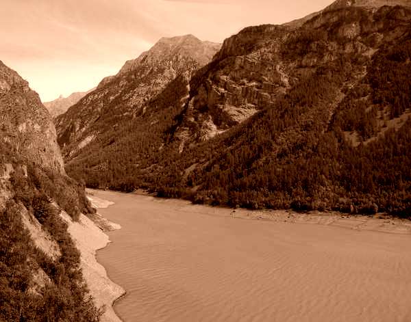 fichier 20070722_1620_001d1091_route_barrage_chambon_pano-0.jpg