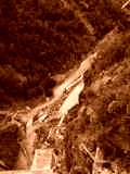 fichier 20070722_1628_001d1091_route_vue_derriere_barrage_chambon-0.jpg