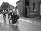 fichier 20070821_1800_020becherel_378k_carrefour_barre_de_becherel_3530_ivan_andrews_ca_unknown_tandem_battu_isabelle_jpb_ag-0.jpg