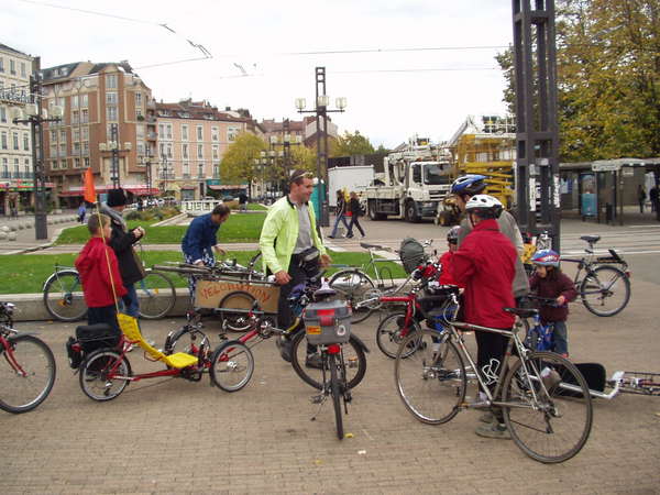fichier 20071020_1453_002veloparade_laurent_isabelle_jonathan-0.jpg