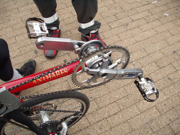 fichier 20071020_1455_001veloparade_depart_velo_daniel_italien_anthares_manivelles_variables-0.jpg