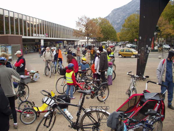 fichier 20071020_1458_004veloparade_depart-0.jpg