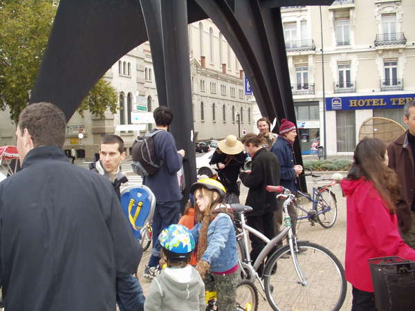 fichier 20071020_1502_002veloparade_depart-0.jpg