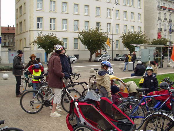 fichier 20071020_1503_003veloparade_depart-0.jpg