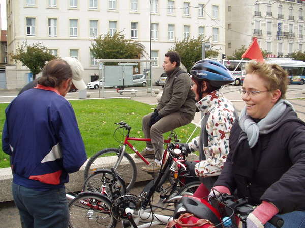 fichier 20071020_1508_002veloparade_depart_marcel_marylou_armelle-0.jpg
