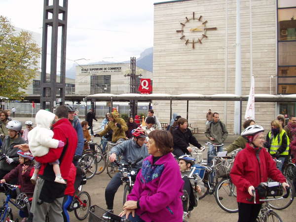 fichier 20071020_1509_003veloparade_depart-0.jpg