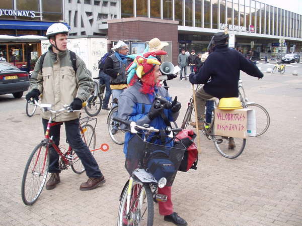 fichier 20071020_1509_004veloparade_depart_monique_giroud-0.jpg