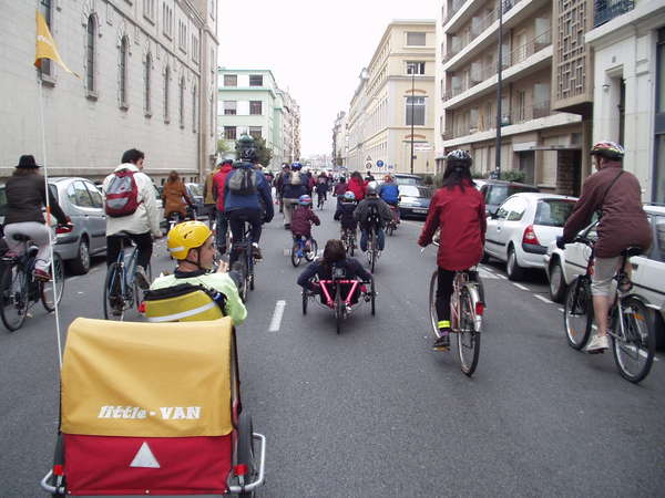 fichier 20071020_1511_003veloparade_rue_casmimir_brenier_laurent_aude-0.jpg