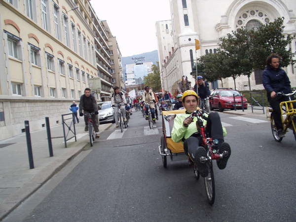 fichier 20071020_1512_003veloparade_rue_casmimir_brenier_laurent-0.jpg
