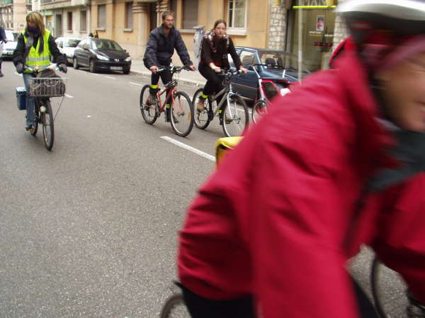 fichier 20071020_1514_003veloparade_rue_casimir_brenier-0.jpg