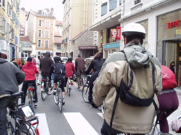 fichier 20071020_1521_004veloparade_rue_guetat-0.jpg
