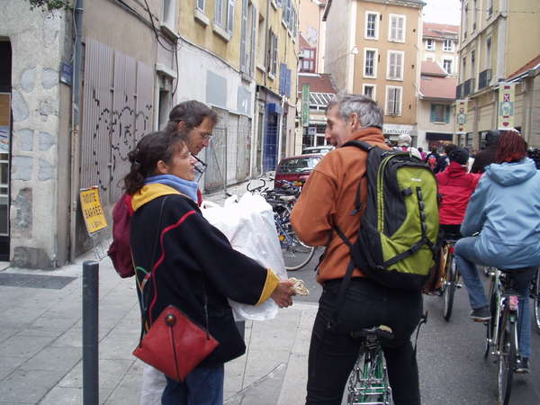 fichier 20071020_1521_005veloparade_rue_guetat_pietons_cyclistes-0.jpg
