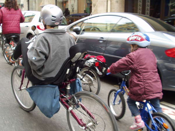fichier 20071020_1522_001veloparade_rue_de_bonne_rue_guetat_vanessa-0.jpg