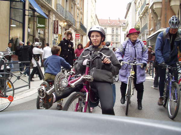 fichier 20071020_1523_002veloparade_rue_de_bonne_rue_guetat_vanessa-0.jpg