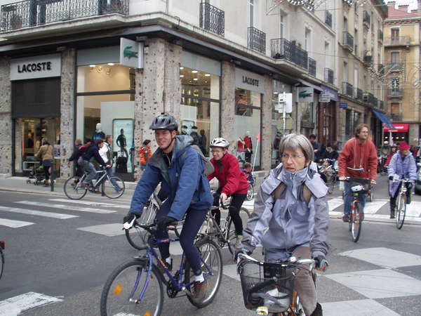 fichier 20071020_1531_003veloparade_place_vacausson_isabelle-0.jpg