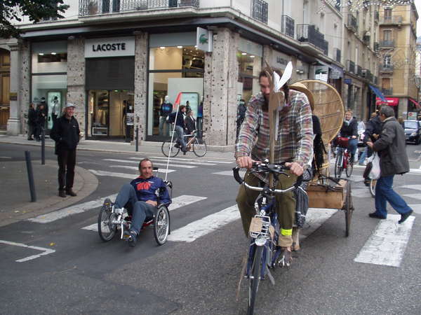 fichier 20071020_1532_004veloparade_place_vacausson_marcel_tandem-0.jpg