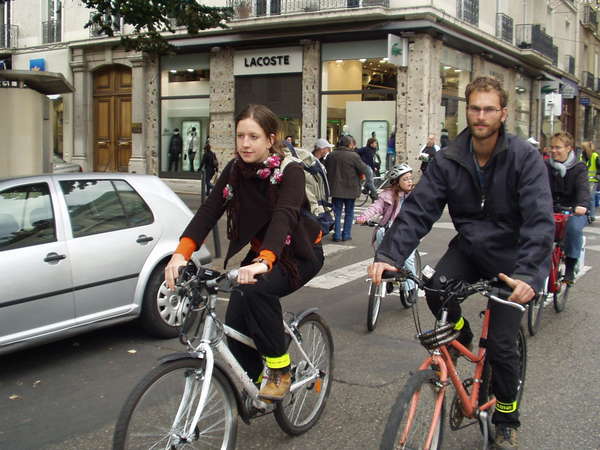 fichier 20071020_1532_005veloparade_place_vacausson_armelle-0.jpg