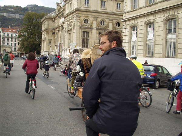 fichier 20071020_1537_002veloparade_place_de_verdun-0.jpg