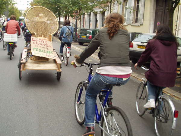 fichier 20071020_1538_003veloparade_rue_hebert-0.jpg
