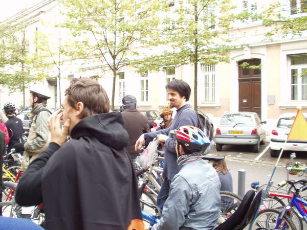 fichier 20071020_1543_001veloparade_rassemblement_rue_des_dauphins_rue_hebert-0.jpg
