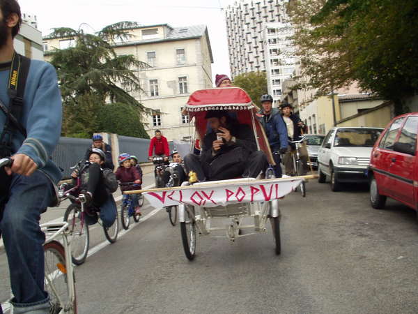 fichier 20071020_1546_003veloparade_rue_cornelie_gemond_vanessa-0.jpg