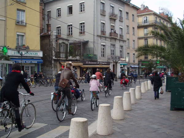 fichier 20071020_1552_002veloparade_place_notre_dame-0.jpg