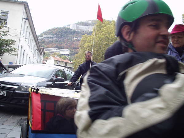 fichier 20071020_1555_002veloparade_place_notre_dame_garance_alexandre-0.jpg