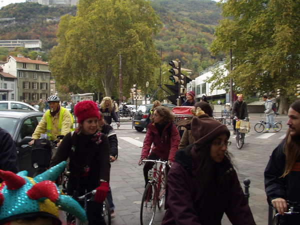 fichier 20071020_1555_003veloparade_place_notre_dame-0.jpg
