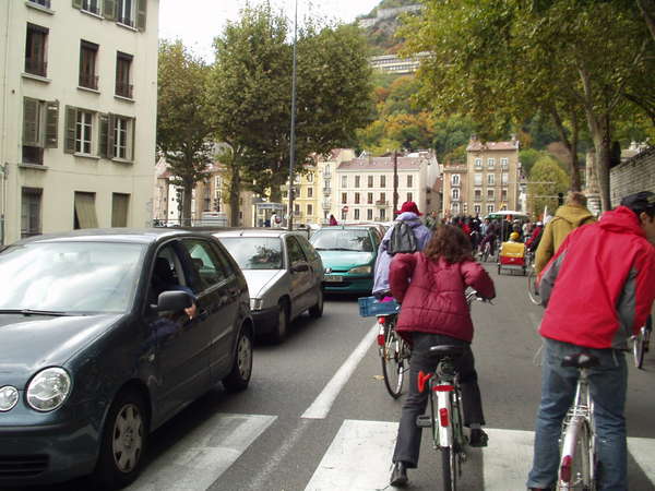 fichier 20071020_1604_003veloparade_place_lavalette-0.jpg