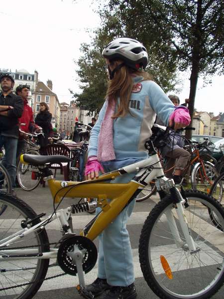 fichier 20071020_1609_003veloparade_rassemblement_perrine-0.jpg